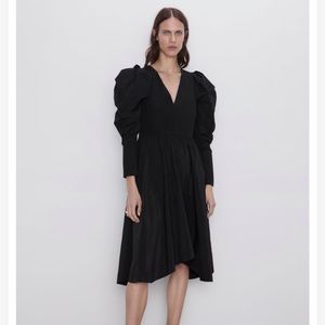 Zara dress with voluminous sleeve black midi